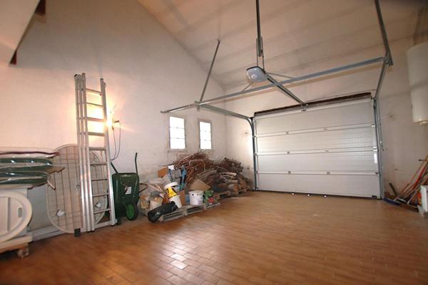 Villa 6 pièces de 165 m2 sur 1792 m2