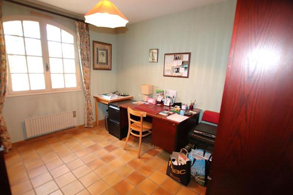 Villa 6 pièces de 165 m2 sur 1792 m2