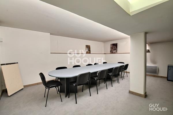 MONTCHAT / Cours Docteur Long - A vendre, LOCAL COMMERCIAL de 92 m² avec un garage dans le 3ème arrondissement de Lyon (69003)
