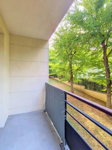 Location                                                      Appartement
                        
                     3 pièces                      63 m2                     à Combs-la-Ville