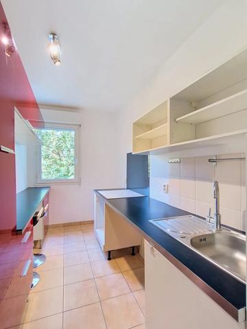 Location                                                      Appartement
                        
                     3 pièces                      63 m2                     à Combs-la-Ville