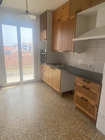 kennedy: T4 traversant, clim, balcon, garage