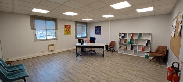 Local/bureau de 34,30 m2 à vendre LILLEBONNE (76170) Immeuble FUTURA