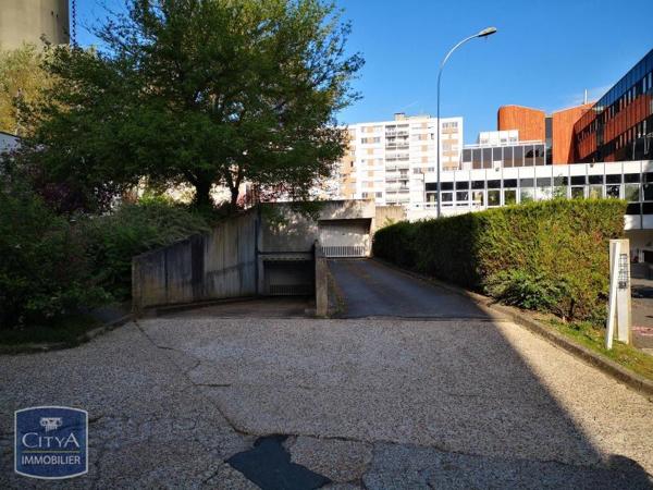Location parking Beauvais (60000)