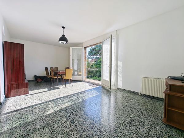 VILLEMOMBLE - Maison familiale 160m² avec garage 3 voitures et vue dégagée