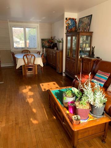 Très belle Maison avec jardin paysager et sous-sol total