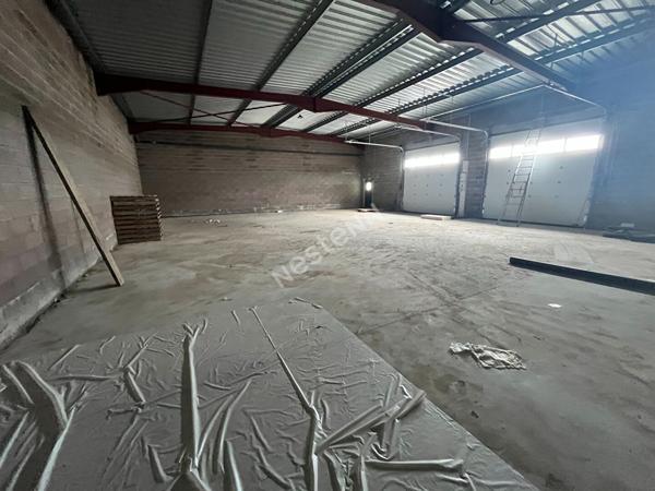 Local d'activité / stockage / production 250 m²
