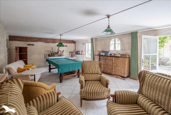 Maison à vendre |  Saint-Savinien |  10 pièces | 359 m²