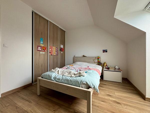 Maison Plachy-buyon - 6 pièces - 141.5 m2 -