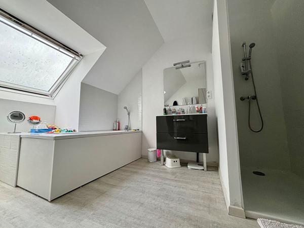 Maison Plachy-buyon - 6 pièces - 141.5 m2 -