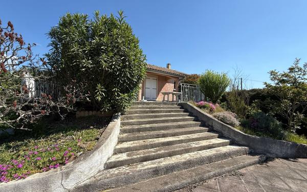 Maison à vendre    5 pièces •  Lablachère