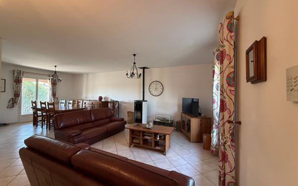 Maison à vendre    5 pièces •  Lablachère