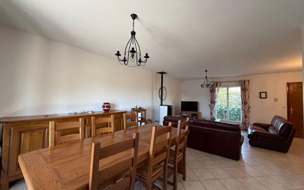 Maison à vendre    5 pièces •  Lablachère