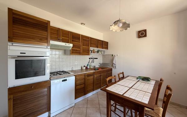 Maison à vendre    5 pièces •  Lablachère