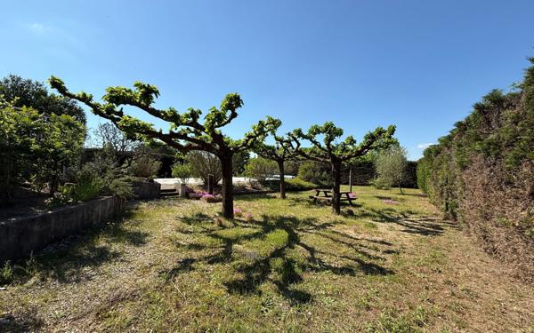 Maison à vendre    5 pièces •  Lablachère