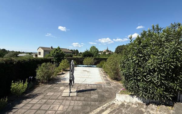 Maison à vendre    5 pièces •  Lablachère