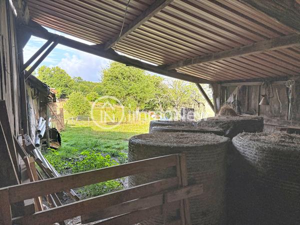 GRANGE A RENOVER 100 M2 EN LISIERE DE FORET VUE EXCEPTIONNELLE SUR 4 HECTARES ENVIRON