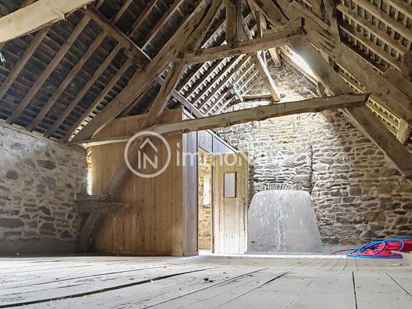 GRANGE A RENOVER 100 M2 EN LISIERE DE FORET VUE EXCEPTIONNELLE SUR 4 HECTARES ENVIRON