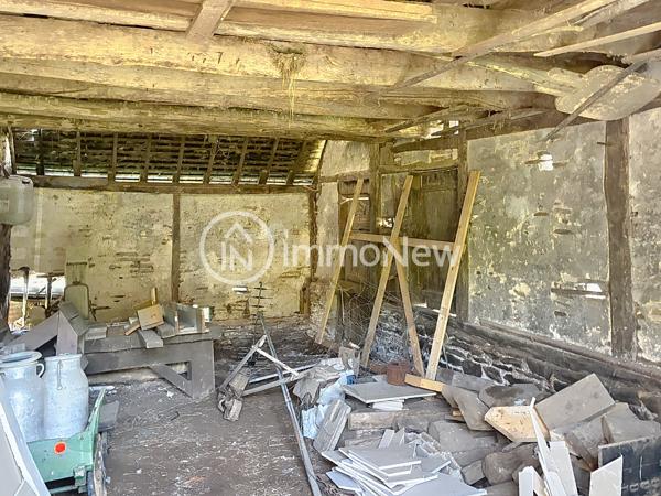 GRANGE A RENOVER 100 M2 EN LISIERE DE FORET VUE EXCEPTIONNELLE SUR 4 HECTARES ENVIRON
