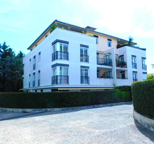 Parking
        
        - 15 m² 25 000 € *