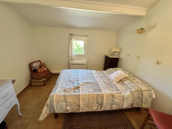 Grande maison familiale avec jardin et dépendances