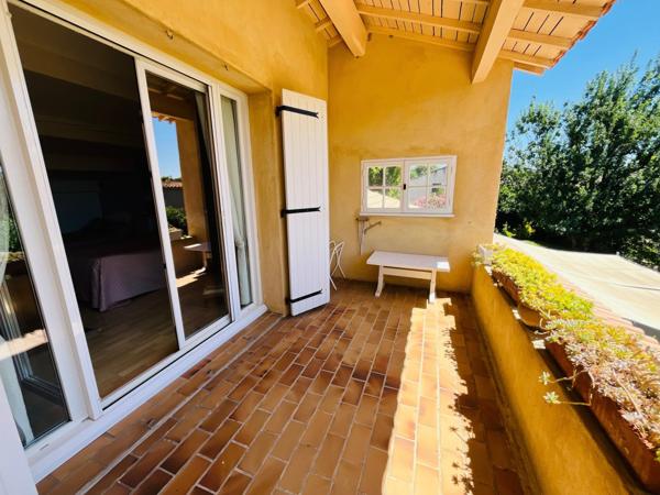 Grande maison familiale avec jardin et dépendances