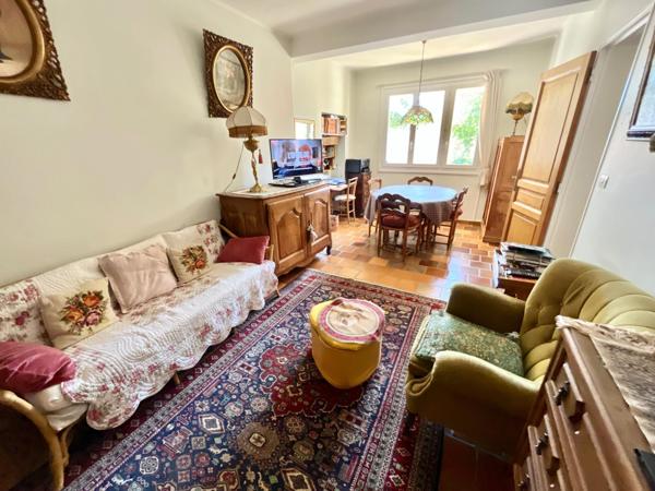 Grande maison familiale avec jardin et dépendances