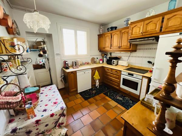 Grande maison familiale avec jardin et dépendances