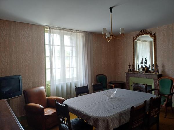 Maison familial au coeur de Chalais.