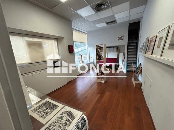 Location Local commercial 3 pièces 84 m² - 2 RUE DE L'OLIVIER Avignon 84000