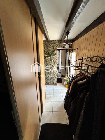 Maison, style Longère en pierre, avec terrain tout autour et une dépendance idéale pour gîte
