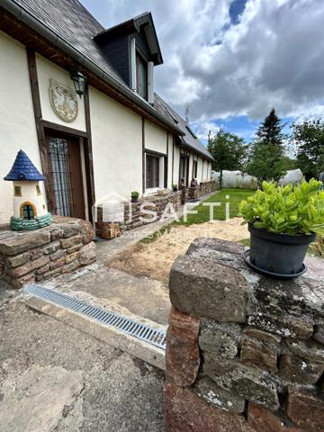 Maison, style Longère en pierre, avec terrain tout autour et une dépendance idéale pour gîte