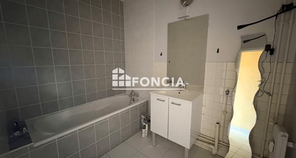 Location Appartement 2 pièces 42 m² - Bourg-en-bresse 01000