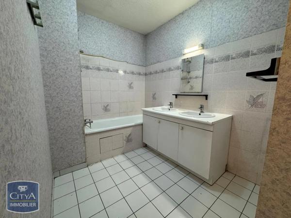 Appartement à louer 3 pièces 70m² Neuville-de-Poitou (86170)