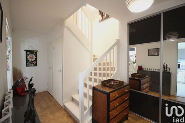 Maison 5 pièces de 107 m² à Les Clayes-sous-Bois (78340)