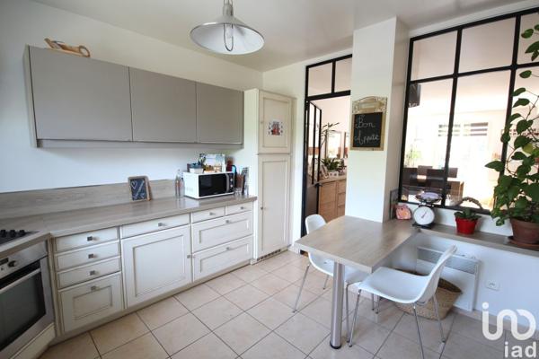 Maison 5 pièces de 107 m² à Les Clayes-sous-Bois (78340)