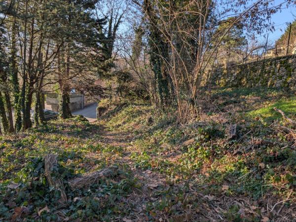 A SAISIR TERRAIN CONSTRUCTIBLE AU COEUR DE LA VILLE DE PRIVAS