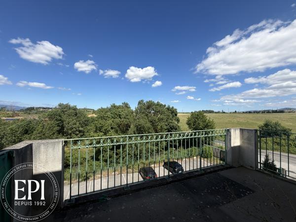 CARCASSONNE – T3 lumineux avec balcon, vue dégagée et 2 parkings