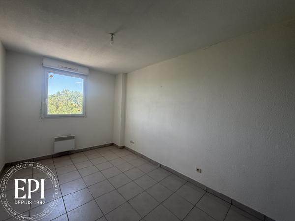 CARCASSONNE – T3 lumineux avec balcon, vue dégagée et 2 parkings
