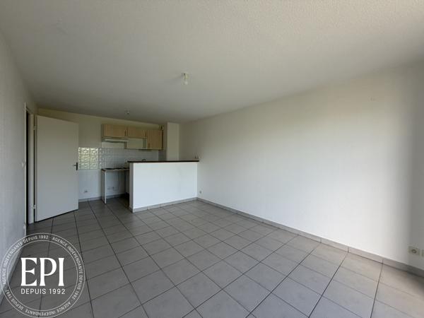 CARCASSONNE – T3 lumineux avec balcon, vue dégagée et 2 parkings