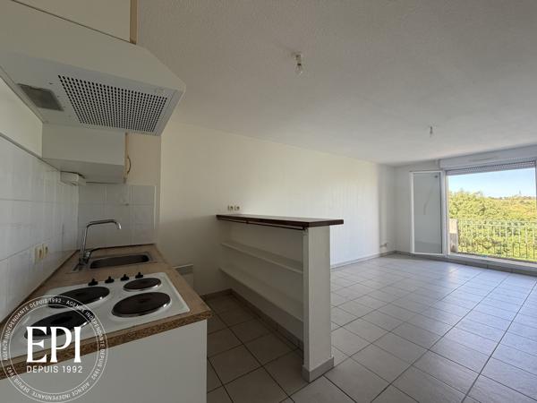 CARCASSONNE – T3 lumineux avec balcon, vue dégagée et 2 parkings