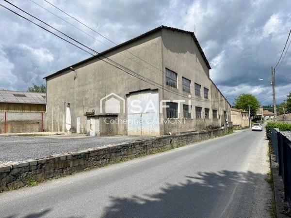 Ensemble de locaux industriels