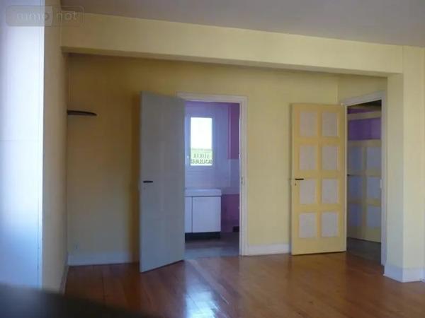 Location - Appartement Bourg-en-Bresse 01000 3 pièces 73 m 2