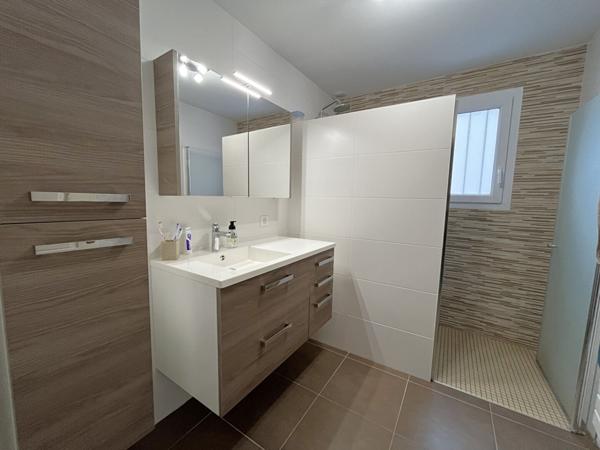 INDRE, pavillon de plain pied, 3 chambres, garage