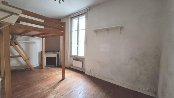 Appartement T1/2 Dans Immeuble Pierre Fort Potentiel