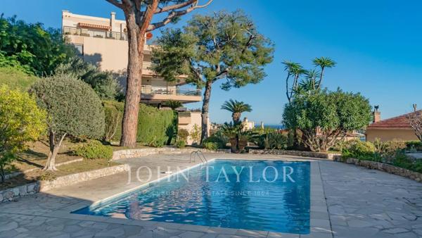 Appartement central avec vue mer et jardin privatif