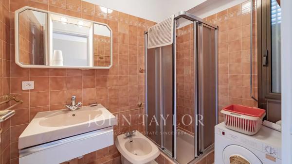 Appartement central avec vue mer et jardin privatif