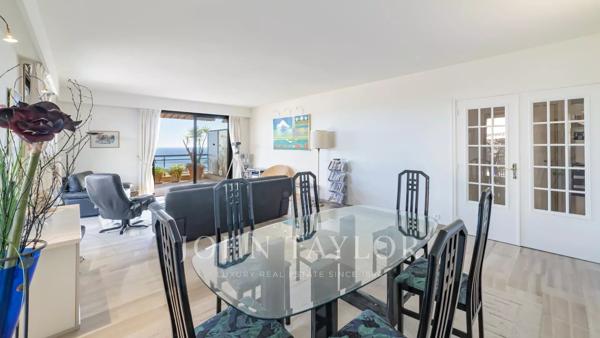 Appartement central avec vue mer et jardin privatif