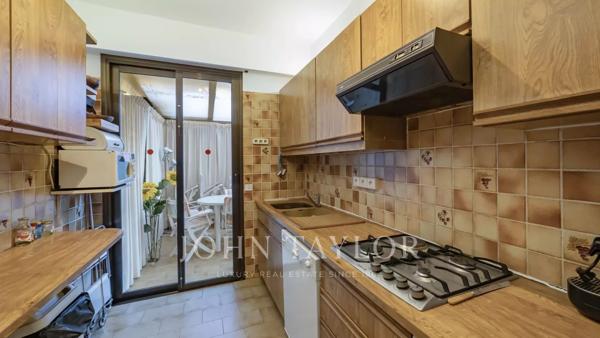 Appartement central avec vue mer et jardin privatif
