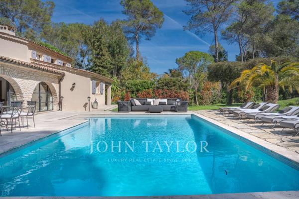 Élégante villa de caractère à l’Étang de Mougins